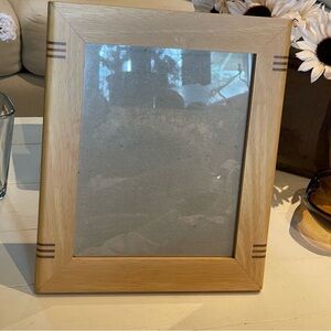 Picture frame - inlaid maple 8 x 10 tabletop